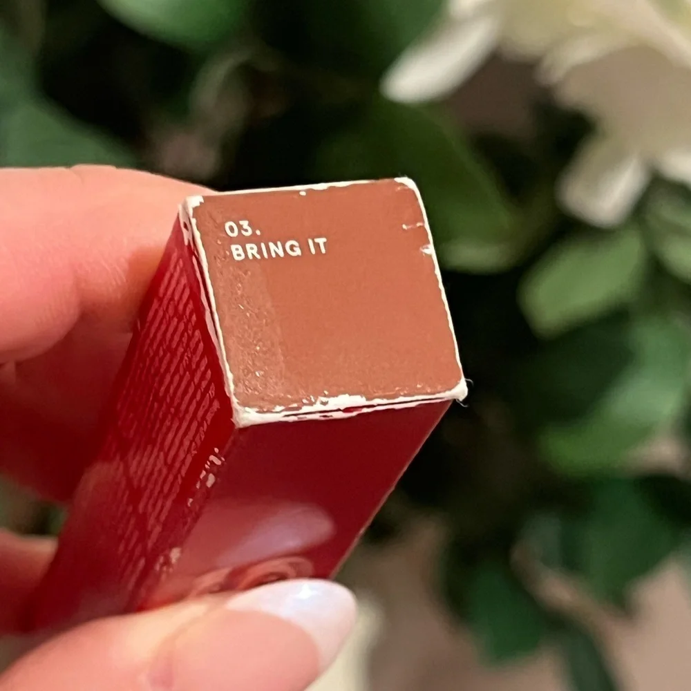 ONE/SIZE • SMOOTHING CREAMY EYESHADOW • BRING IT